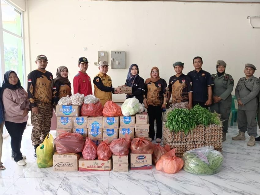 Anggota DPR RI Delia Pratiwi Sitepu Bantu Korban Banjir Binjai