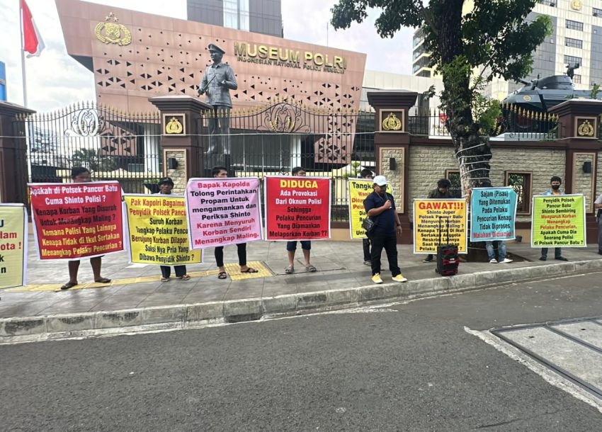 Gawat..Korban Pencurian Dilapor Balik Pelaku, Demo di Mabes Polri Minta Keadilan dan Pecat Brigadir Shinto Sembiring Diduga Dalang