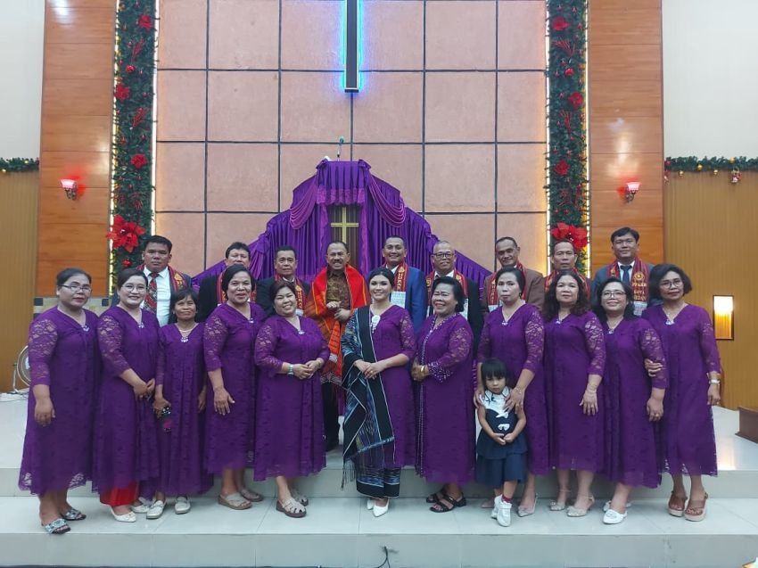 Anggota DPR RI Maruli Siahaan Sampaikan Selamat Natal Pomparan Ambarita Raja Kota Medan
