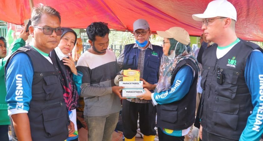 Bawa Harapan Baru UINSU dan Kemenag Bantu Korban Banjir Kota Lintang