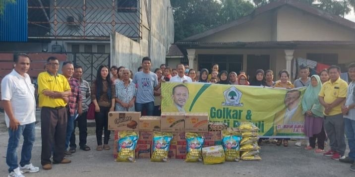 Sampaikan Amanat Ketum Partai Golkar, Anggota DPR RI Maruli Siahaan dan Relawan Palito Berikan Bantuan Kepada Warga Sari Rejo
