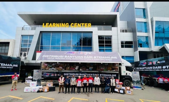 JNE Distribusikan Lebih Dari 500 Ton Bantuan dari #TemanJNE Untuk Korban Bencana Sumatera