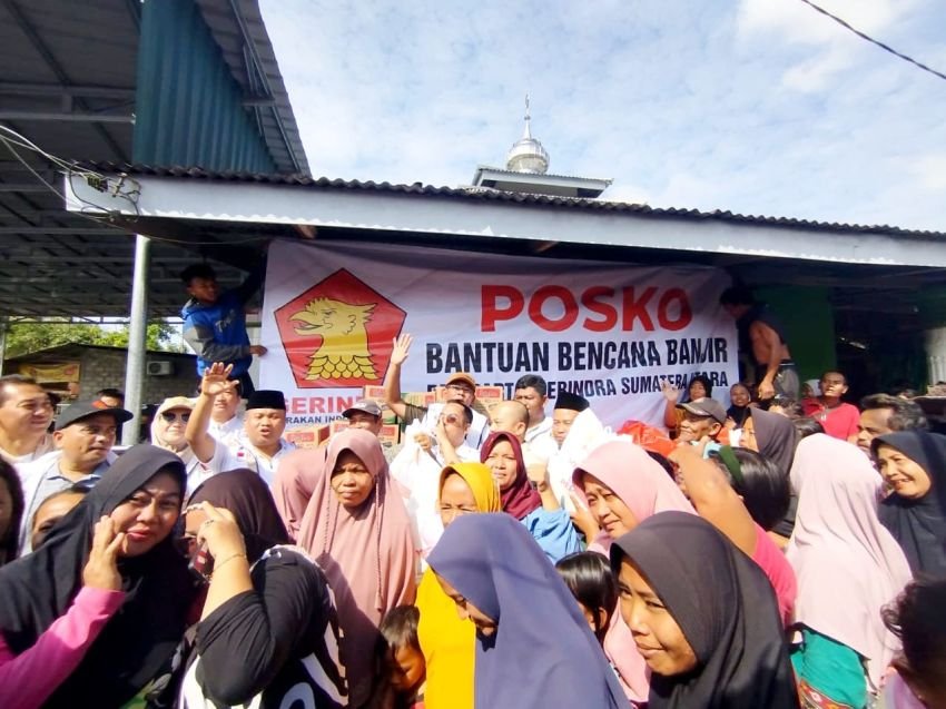 Gerindra Sumut Bagikan 1000 Paket Sembako untuk Korban Banjir di Langkat