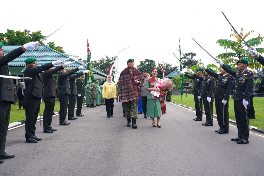 Penyambutan Pangdam I/BB dan Ketua Persit KCK Daerah I/BB di Makodam I/BB