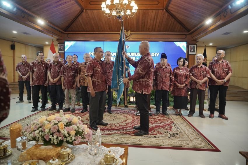 Pengurus PWI DIY 2025&ndash;2030 Dilantik di Hadapan Sri Sultan HB X, Tegaskan Etika Pers di Era Viralitas