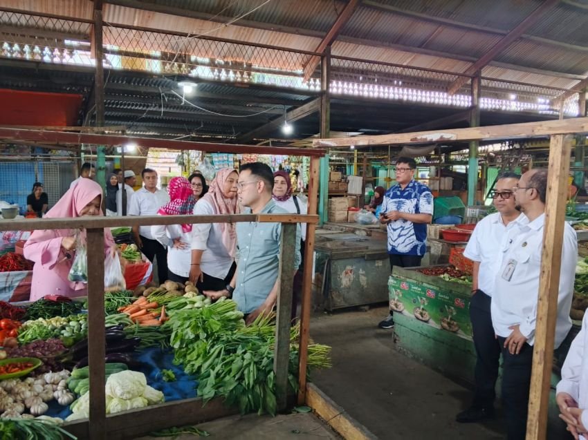Jajaran Direksi PUD Pasar Medan Tinjau Pasar Simalingkar dan Sentosa Baru