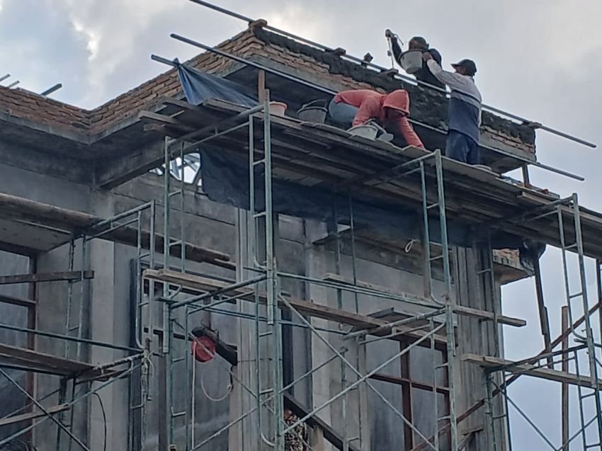 Sebagai Wujud Tugas Konstitusionalnya, Maruli Siahaan Bantu Pembangunan Rumdis Pendeta HKBP Medan Krio