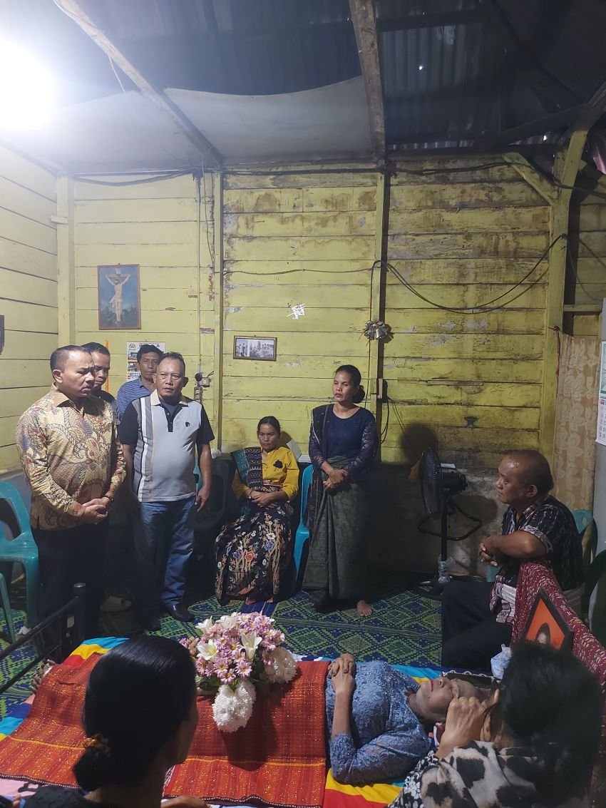 Anggota DPR RI Maruli Siahaan Kembali Hadir Ditengah Warga  Mengalami Duka