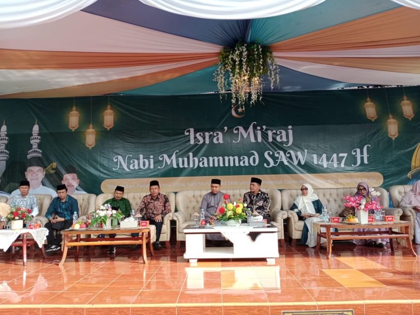 Ustadz Untung : Cukuplah Allah Penolong Kita Dengan Sholat dan Sabar