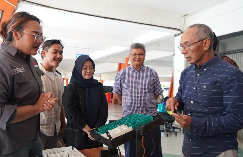 Tingkatkan Kualitas Budidaya Ikan, Mahasiswa UPER Rancang Teknologi Pakan Cerdas