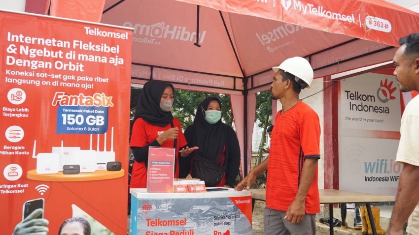 Telkomsel Operasikan Posko Layanan Siaga di Kuala Simpang, Dukung Pemulihan Pascabencana