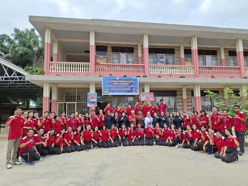 Akademisi Unimed Dionisius Sihombing dan Mangaratua M. Simanjorang Jadi Narasumber Diklat Guru  YPHK di SMP Asisi Kota Batak Kampar RIAU