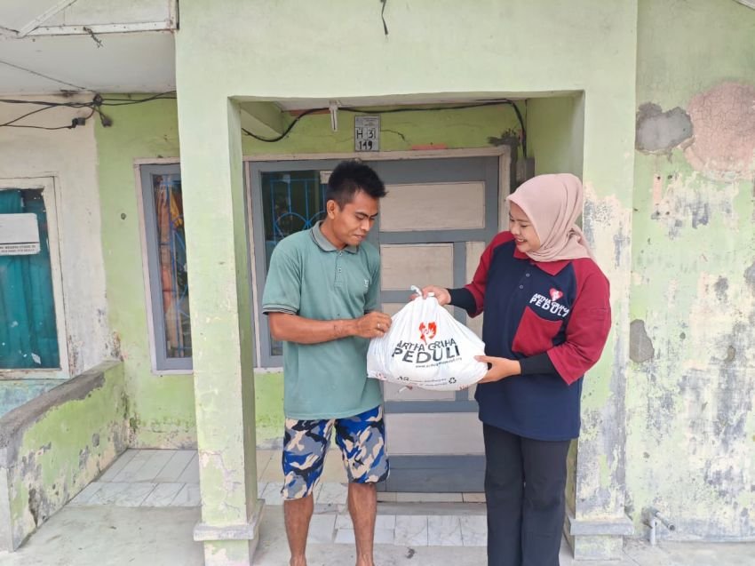 Artha Graha Peduli dan GulaVit Bantu Warga Medan Dapatkan Sembako Murah