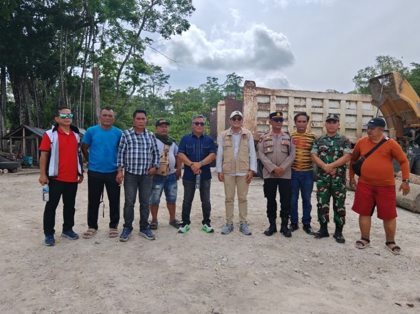 Temui Warga Nias Selatan, Anggota DPD Penrad Siagian Tindaklanjuti Dugaan Aktivitas PT Gruti Pasca Pencabutan Izin