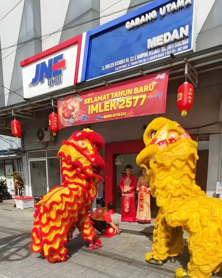 JNE Hadirkan Promo Spesial dan Berbagi Kebahagiaan di Momen Imlek