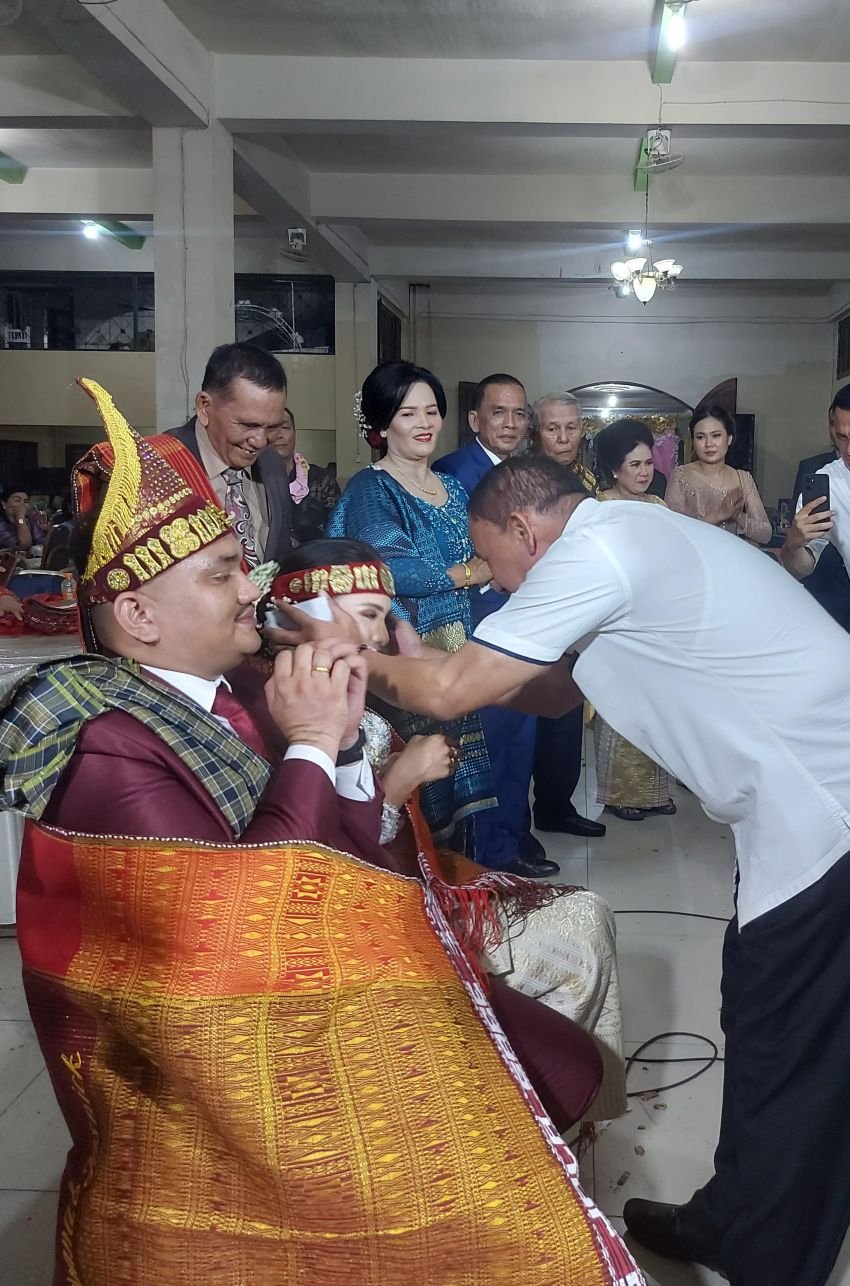 Anggota DPR RI Maruli Siahaan Hadiri Pesta Pernikahan Anggota PPSD Siahaan Kota Medan