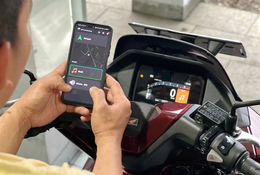 Tetap Terhubung Tanpa Hilang Fokus, Ini Tips Cari Aman Pakai Honda RoadSync