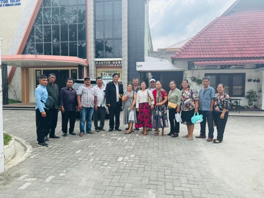 Parhalado dan Jemaat HKBP Hotma Uli Patumbak Sampaikan Aspirasi ke Praeses Distrik X