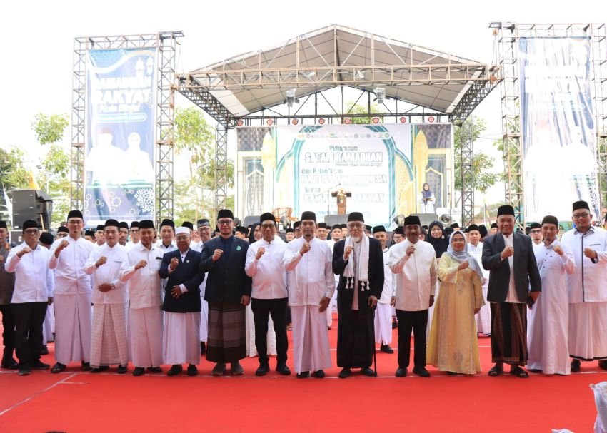 Disaksikan Walikota, Ketua MUI Sumut Lantik Pengurus MUI Binjai