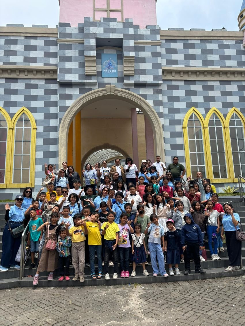 Dukung Peningkatan Iman Generasi Muda, Anggota DPR RI Maruli Siahaan Berangkatkan Anak Sekolah Minggu HKBP Griya Martubung Wisata Rohani