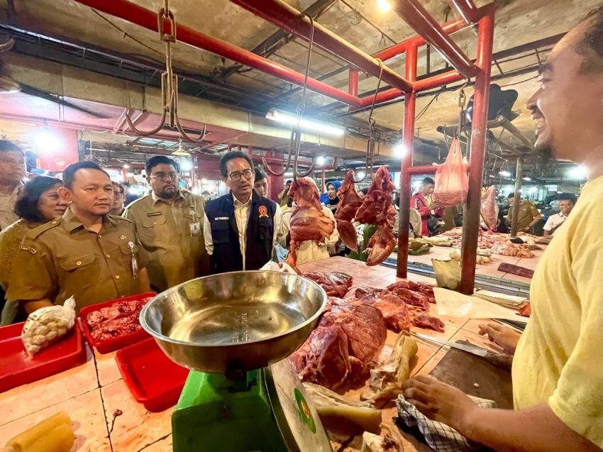 Sidak Pasar Petisah: Harga Ayam Turun, KPPU Pastikan Stok Sembako di Medan Aman Jelang Lebaran