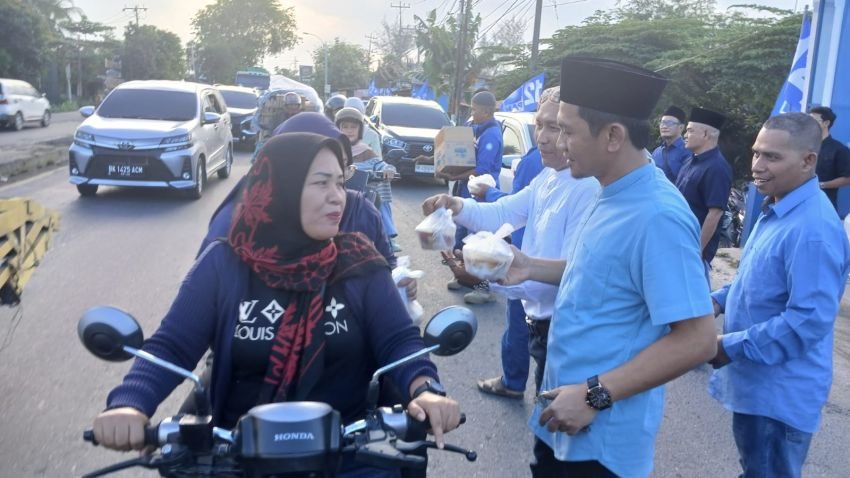 Berbagi Seribu Takjil, Ketua PAN Deli Serdang Targetkan Tujuh Kursi Dewan