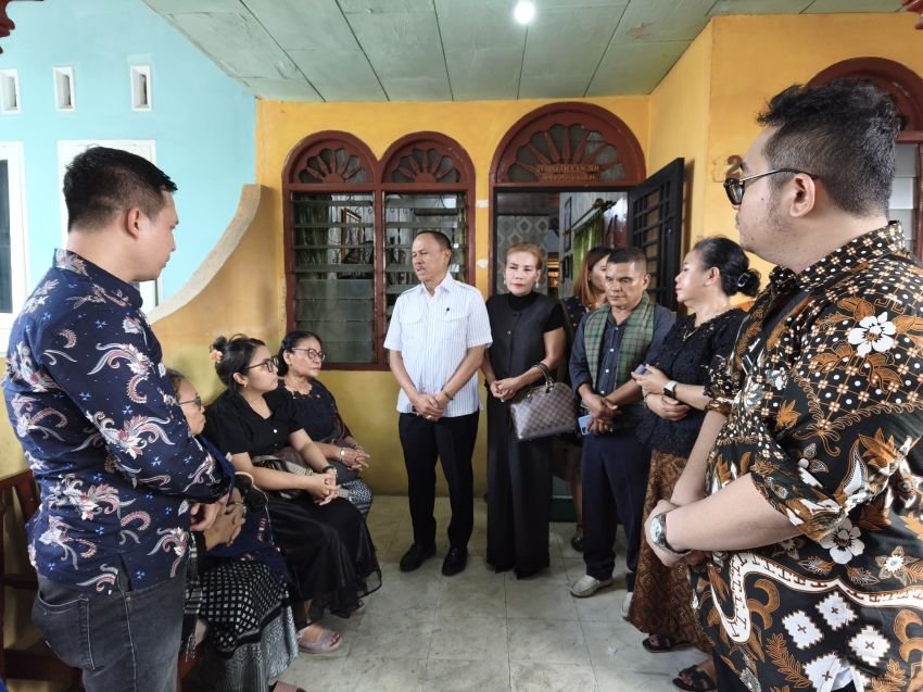 Maruli Siahaan Kunjungan Sosial Keluarga Berduka Anggota PPSD Siahaan Sektor 28