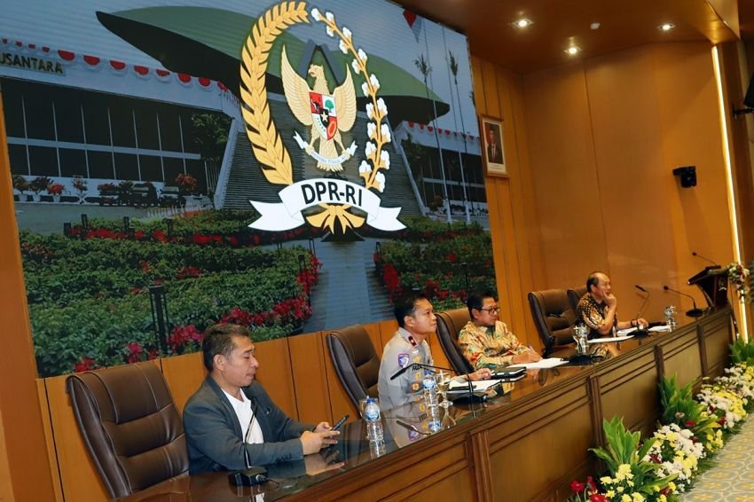 Tragedi Kereta Bekasi Tewaskan 16 Orang, DPR Desak Evaluasi Total Sistem Keselamatan Transportasi