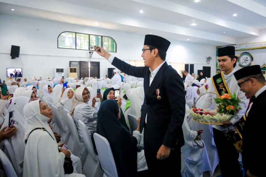 Rico Waas Sampaikan Pesan Menyentuh Saat Tepungtawari dan Pelepasan Calhaj Medan