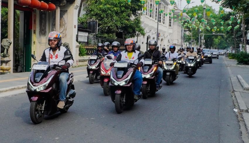 Telusuri Sudut Kota Medan, Ngaspal Bareng Bapack Tunjukkan Solidaritas Bikers Honda PCX
