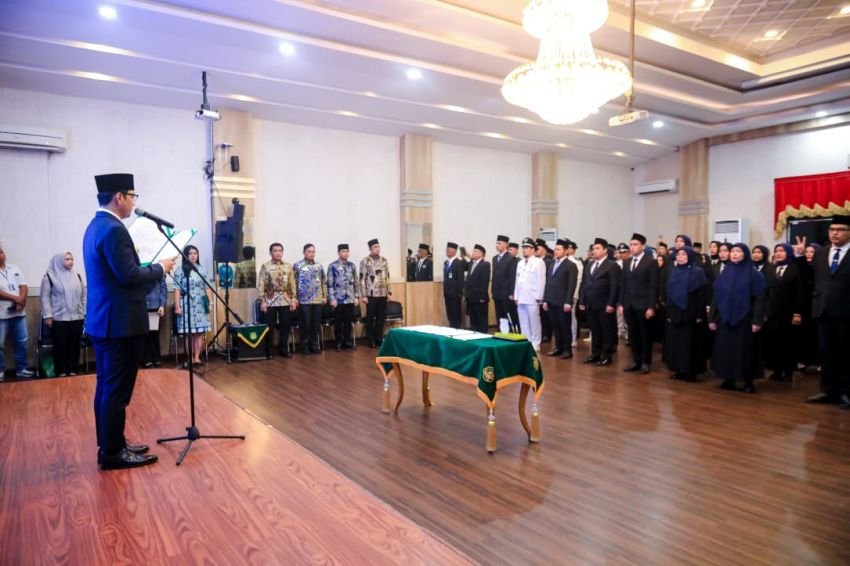 Rico Waas Beri Deadline 6 Bulan Bagi Pejabat Baru Untuk Tunjukkan Perubahan