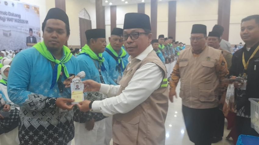Kloter I Medan Binjai Dini Hari Berangkat, Pesan Kakanwil Kemenhaj Jaga Kesehatan, Barang, Paspor dan Kartu Nusuq