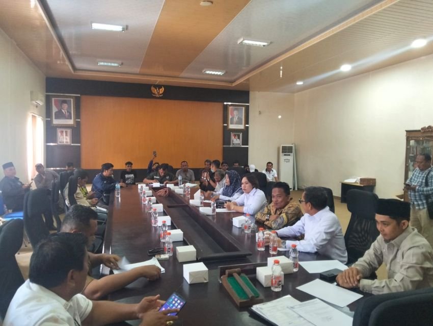 RDP Pengalihan Lapangan Bola Jadi Gerai KDMP, Komisi 1 DPRD Batu Bara : Pembangunan Tunda Dulu &lrm;