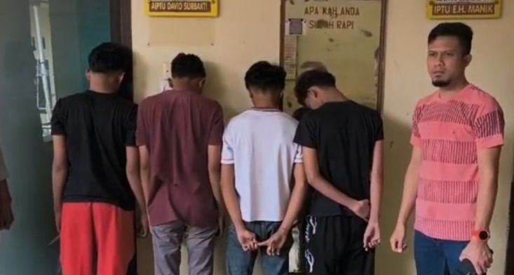 Polsek Medan Area Sergap Gerombolan Remaja Diduga Pelaku Tawuran : Celurit Panjang 2 Meter Ikut Disita