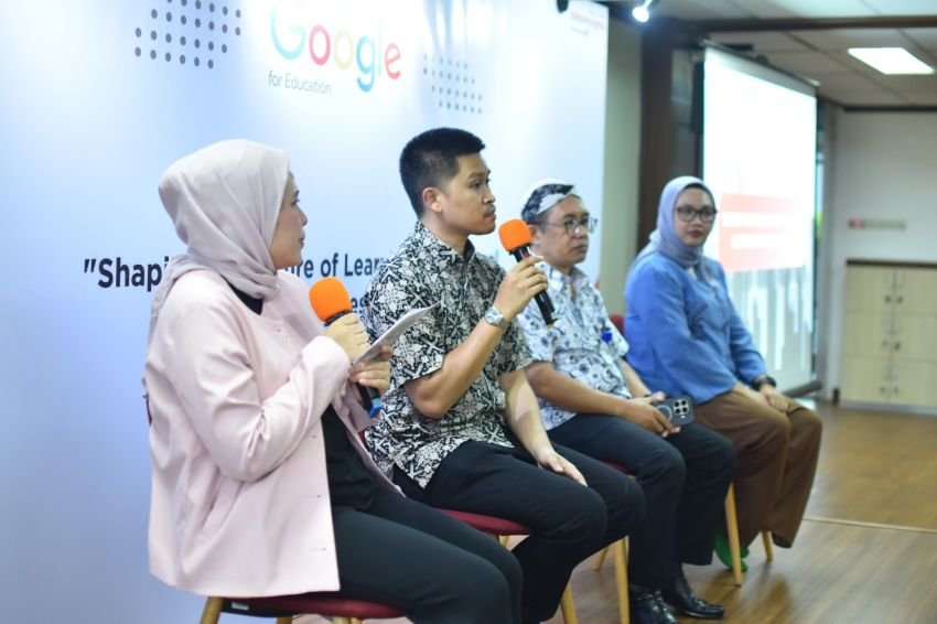 Telkom dan Google Indonesia Pacu Transformasi Pendidikan berbasis AI di Padang