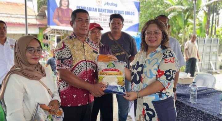 Kolaborasi Bulog Sumut Dengan Komite II DPD RI, Salurkan Beras dan Minyak Goreng Premium