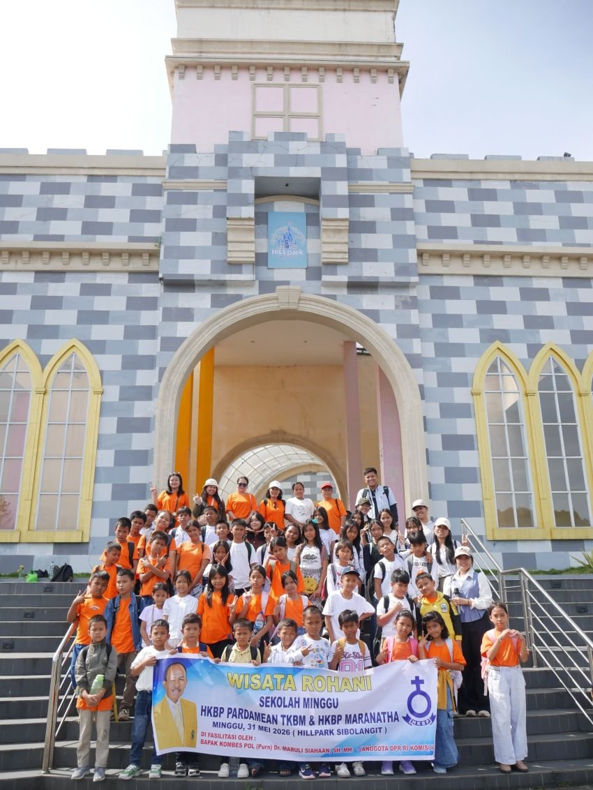 Maruli Siahaan Berangkatkan Anak Sekolah Minggu HKBP Maranatha  Dan  HKBP Pardamean TKBM  Wisata Rohani