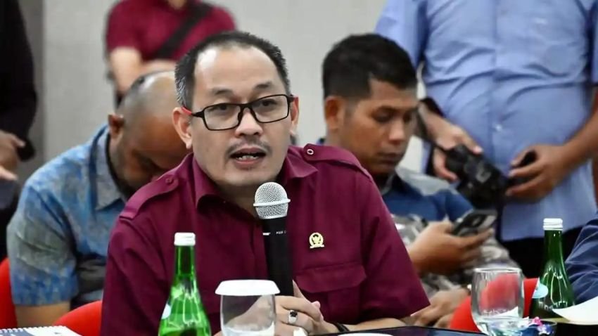 May Day 2026: DPR Desak Realisasi Janji Presiden Turunkan Potongan Ojol 10 persen