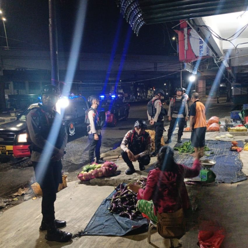 Tak Hanya Berpatroli, Personel Brimob Polda Sumut Aktif Bangun Komunikasi dengan Masyarakat