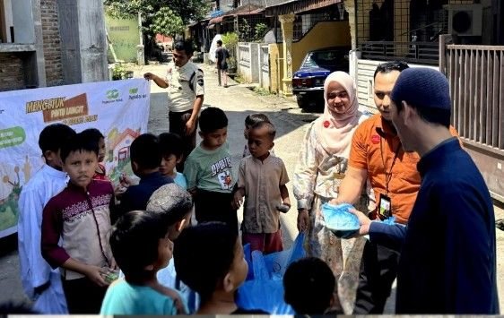 Mengetuk Pintu Langit, Insan Pegadaian Berbagi Jumat Berkah