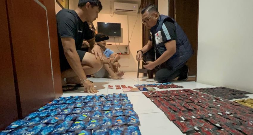 Kamar Apartement Disulap Jadi Gudang Penyimpanan Vape Narkoba : Polisi Sita Ratusan Kemasan