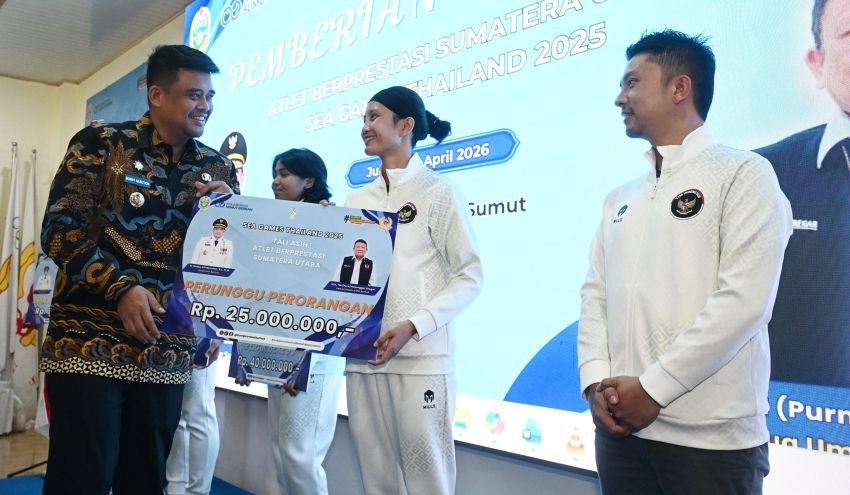 Serahkan Tali Asih Peraih Medali SEA Games, Bobby Nasution Sebut Atlet Berprestasi Titik Awal Indonesia Emas 2045