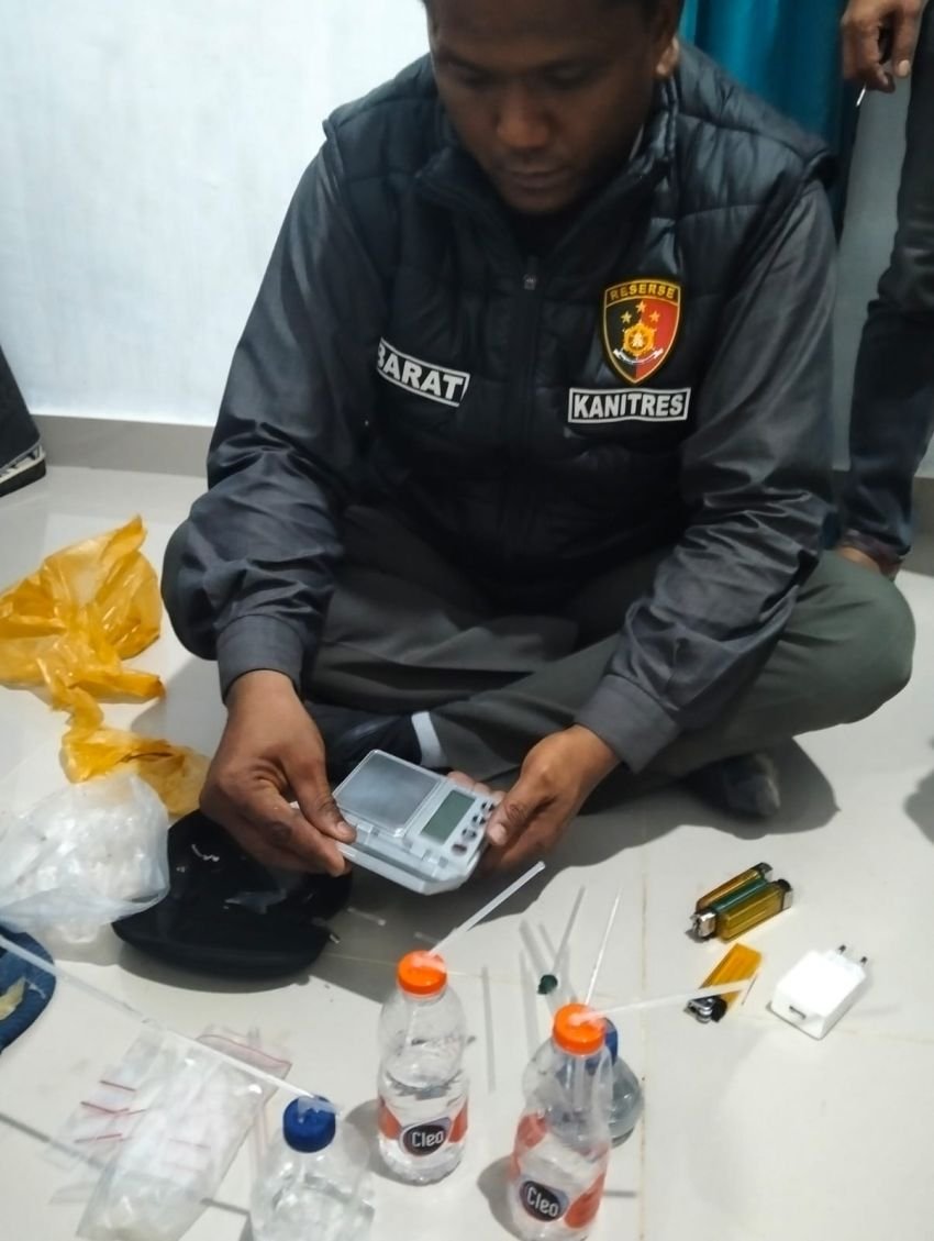 Polsek Airputih Kecolongan,Masyarakat Laut Tador Mengamuk,Bakar Barak Narkoba.