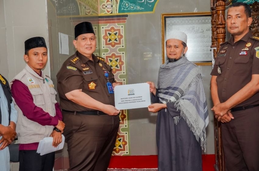 YATIBERSA Perkuat Syiar Islam Lewat Bantuan Kurban untuk Warga Mentawai