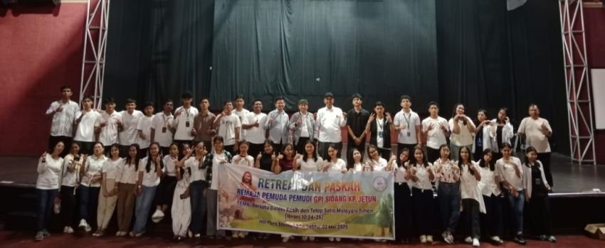 Maruli Siahaan Berangkatkan Naposo Bulung GPI KP Jetun Retreat ke Hill Park