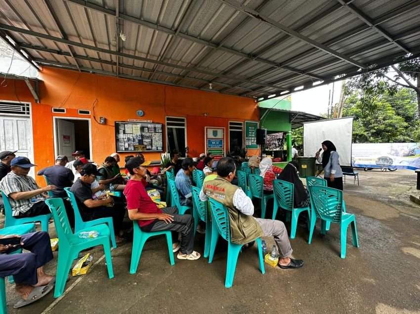 Hadapi Kenaikan Harga Pangan, UPER Berdayakan Warga Depok lewat Budikdamber