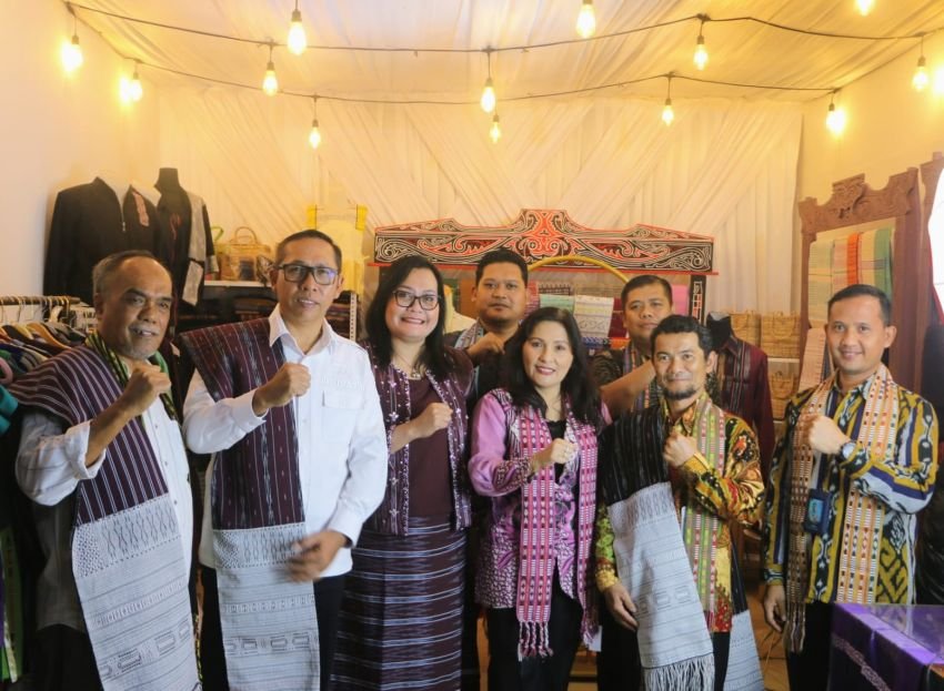 JTP : Tenun Ulos Ragidup Silindung Merupakan Simbol Kehidupan, Martabat Budaya Serta Warisan Intelektual Komunal Masyarakat Batak