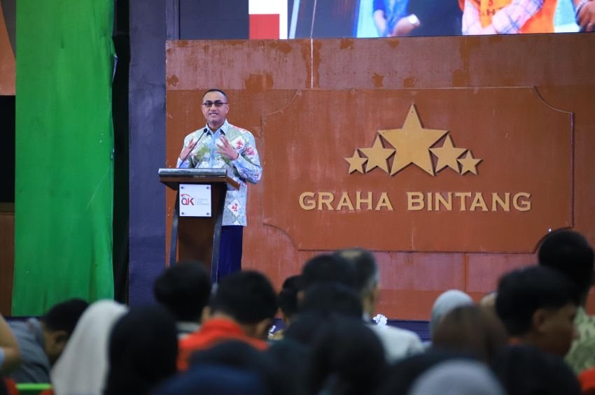 OJK Dorong Generasi Muda Penggerak Pasar Modal