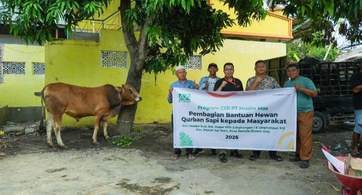 Perkuat Hubungan dengan Masyarakat Musim Mas Salurkan Hewan Kurban di Berbagai Wilayah Operasional