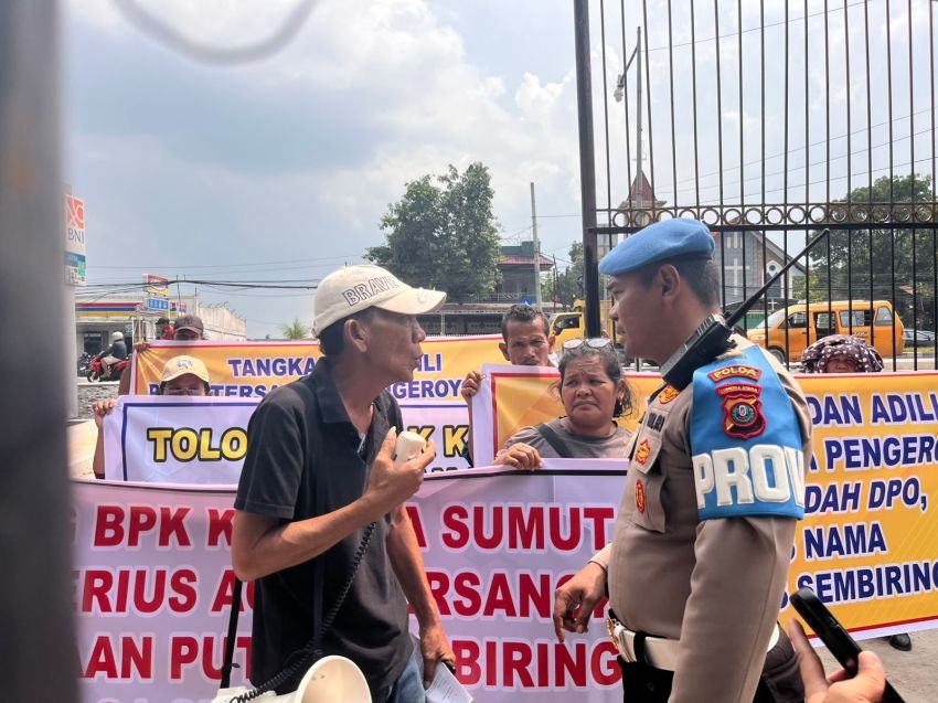 Warga Dairi Demo Kapolda Sumut, Desak Pelaku Penganiayaan Segera Ditangkap